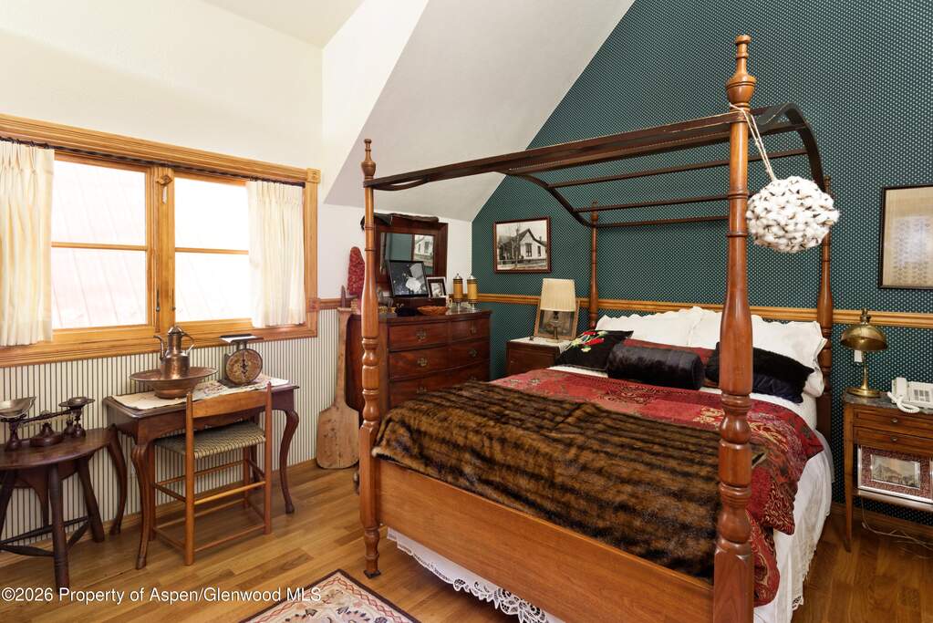 5 Bedroom Single Family Home/House's Image 24