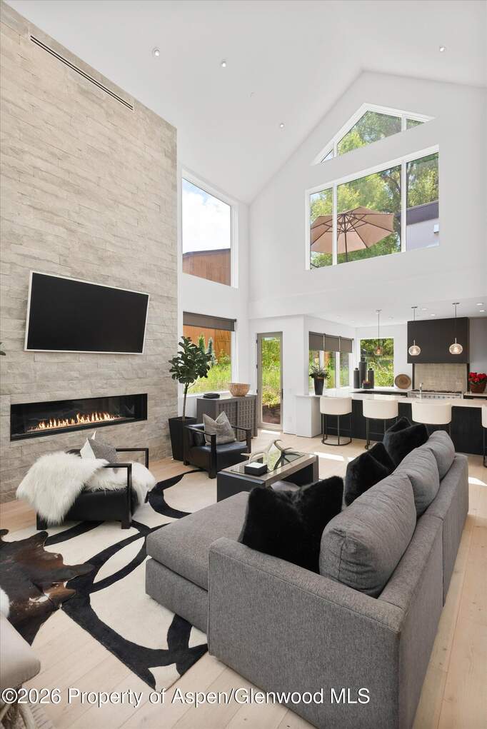 4 Bedroom Single Family Home/House's Image 7