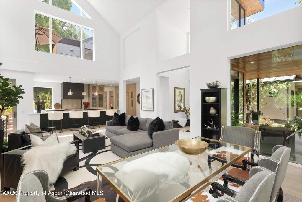 4 Bedroom Single Family Home/House's Image 9