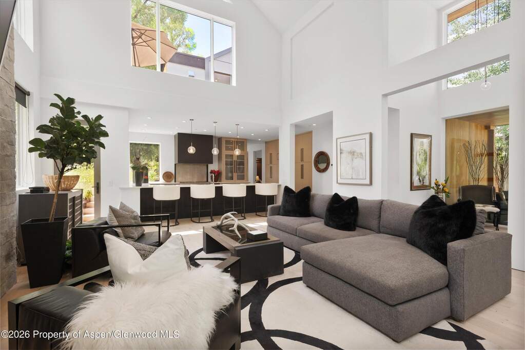 4 Bedroom Single Family Home/House's Image 11