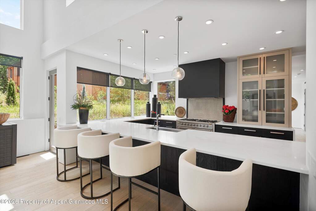 4 Bedroom Single Family Home/House's Image 12
