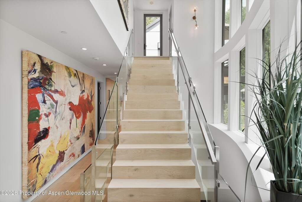 4 Bedroom Single Family Home/House's Image 28