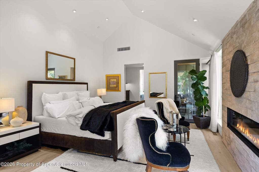 4 Bedroom Single Family Home/House's Image 31
