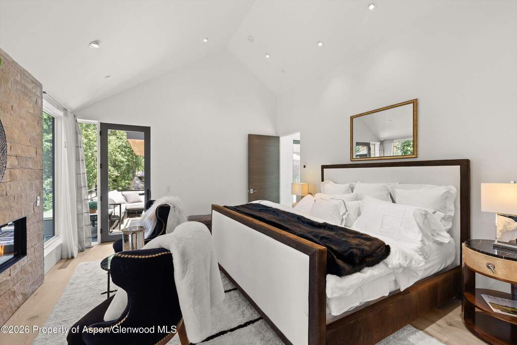 4 Bedroom Single Family Home/House's Image 32