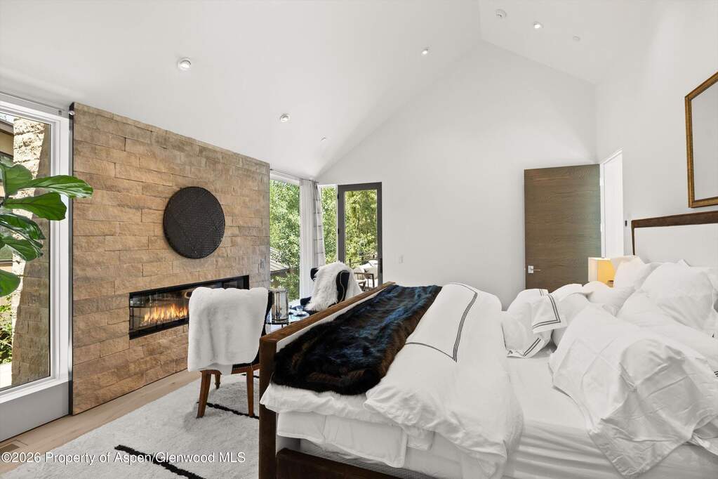 4 Bedroom Single Family Home/House's Image 33