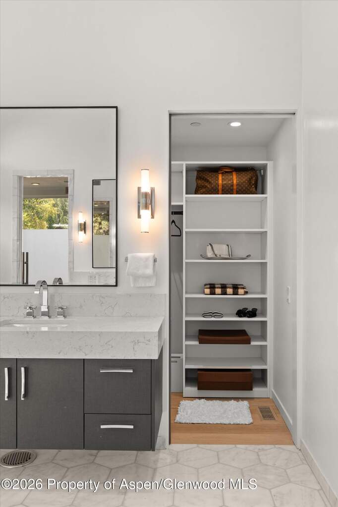 4 Bedroom Single Family Home/House's Image 37