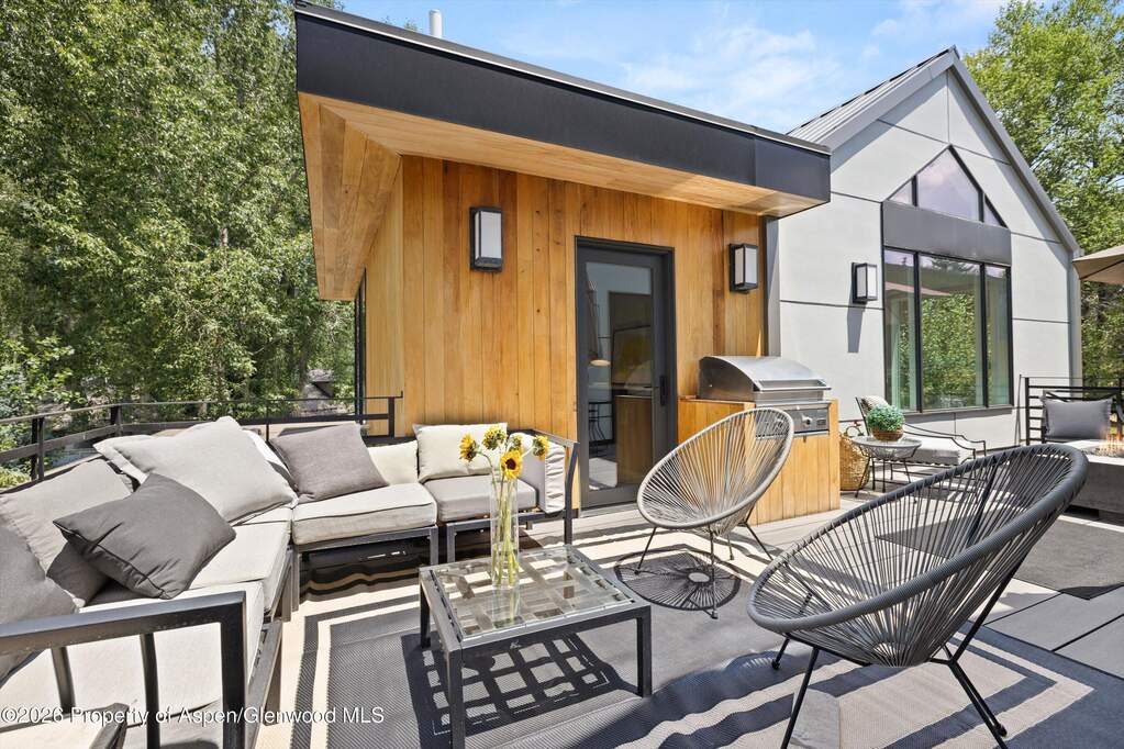 4 Bedroom Single Family Home/House's Image 39