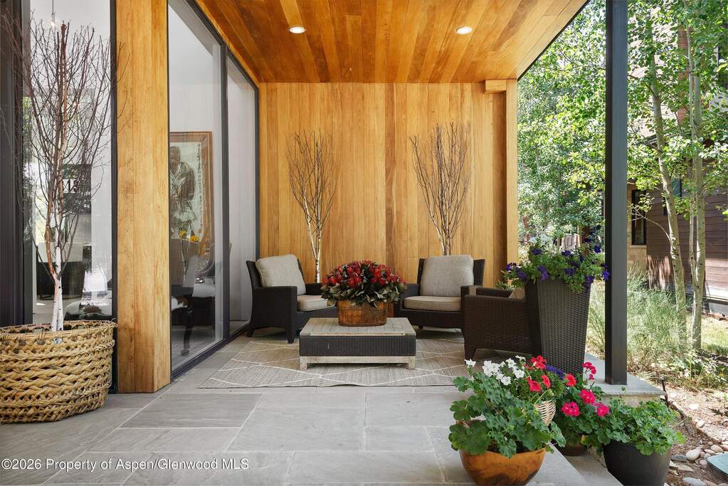 4 Bedroom Single Family Home/House's Image 58