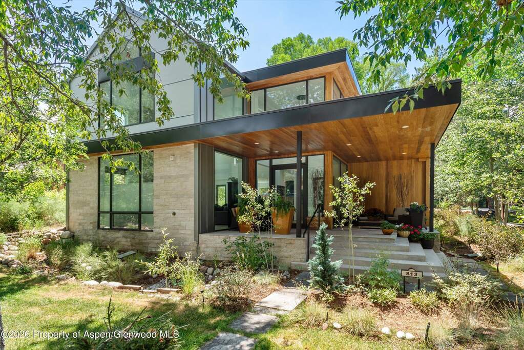 4 Bedroom Single Family Home/House's Image 60