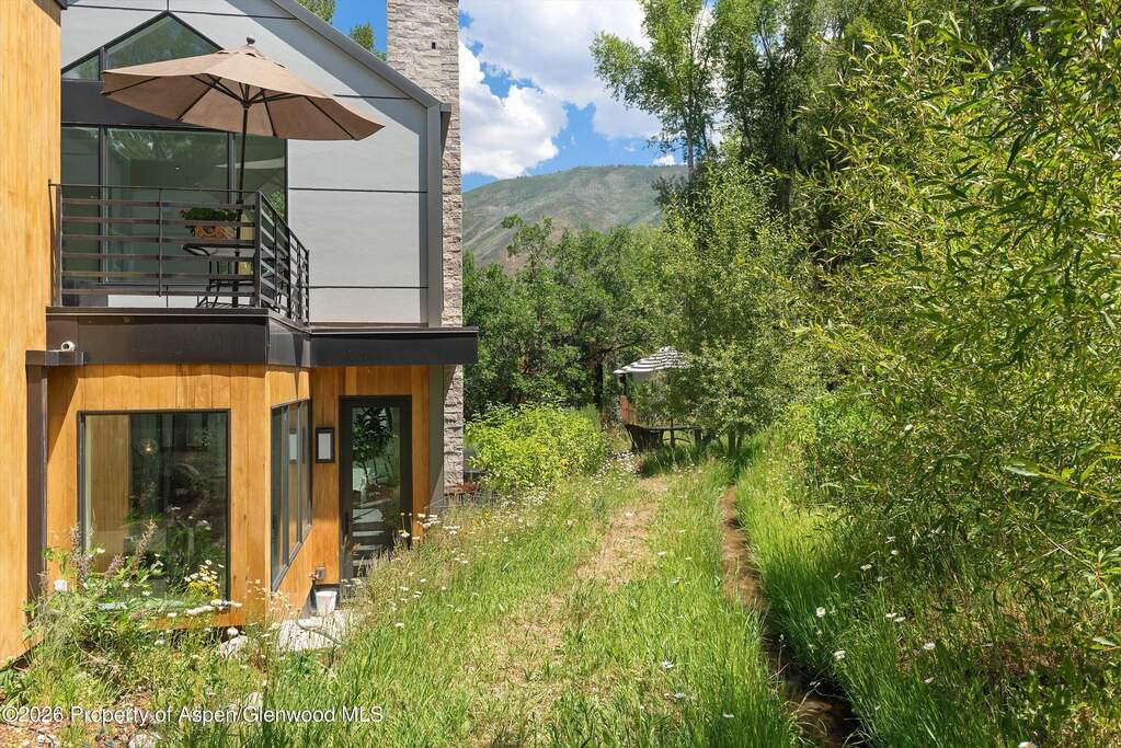 4 Bedroom Single Family Home/House's Image 64