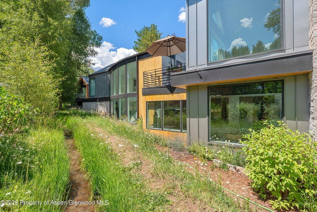 4 Bedroom Single Family Home/House's Image 65