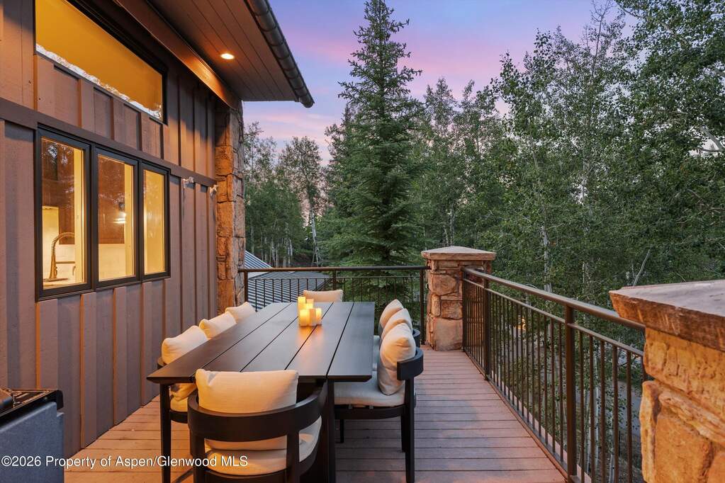 5 Bedroom Single Family Home/House's Image 27