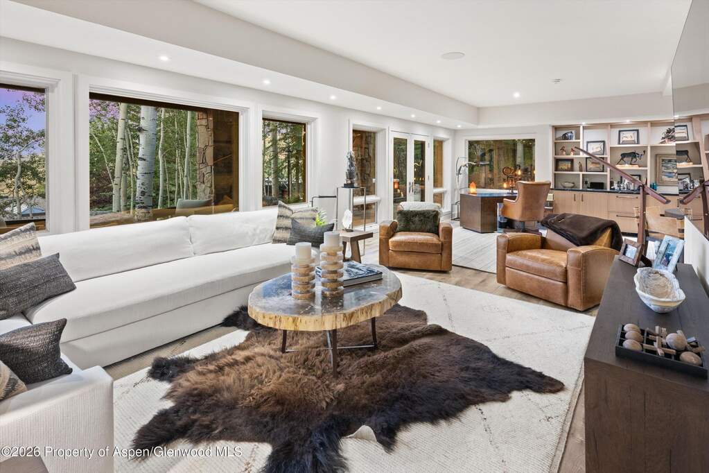 5 Bedroom Single Family Home/House's Image 29