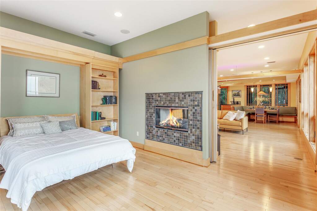 4 Bedroom Single Family Home/House's Image 25