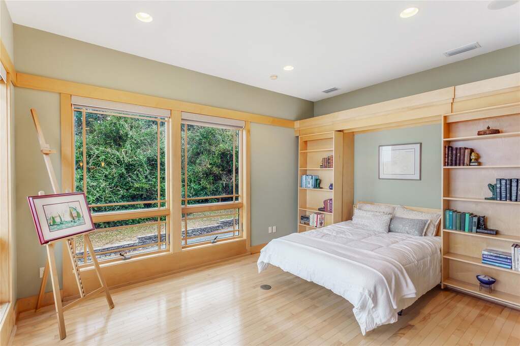 4 Bedroom Single Family Home/House's Image 27