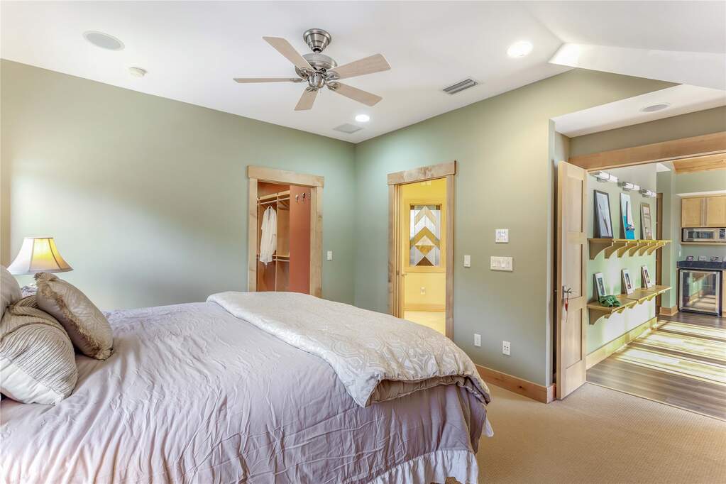 4 Bedroom Single Family Home/House's Image 40