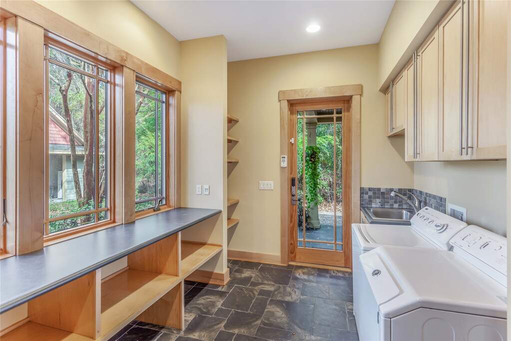 4 Bedroom Single Family Home/House's Image 60