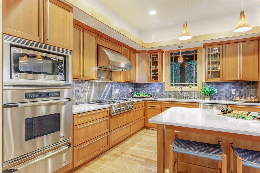 4 Bedroom Single Family Home/House's Image 6