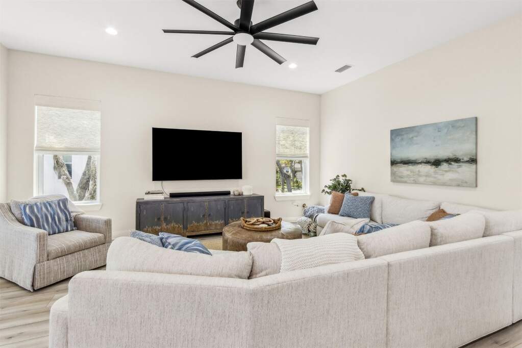 3 Bedroom Single Family Home/House's Image 16