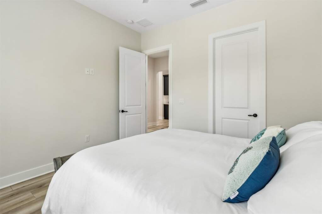 3 Bedroom Single Family Home/House's Image 40