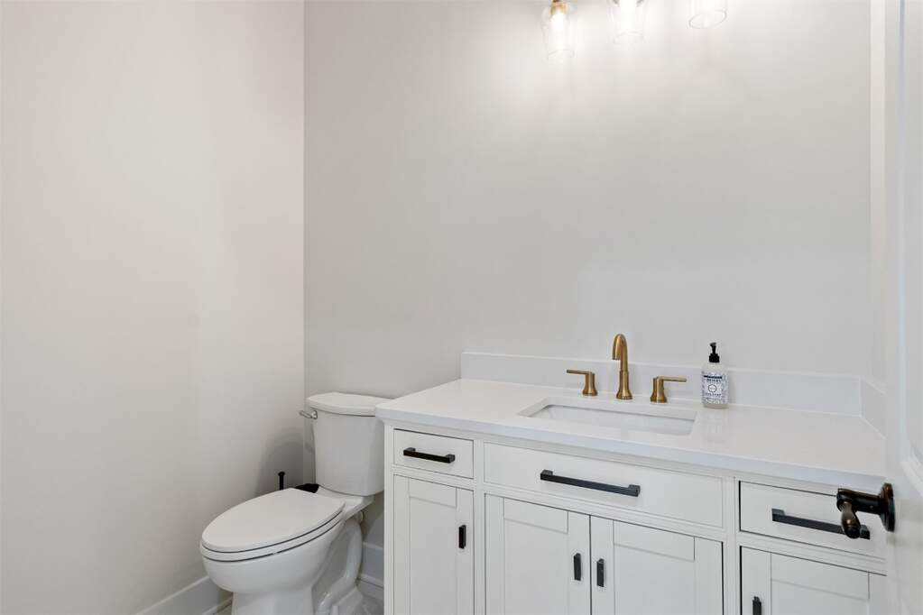 3 Bedroom Single Family Home/House's Image 44