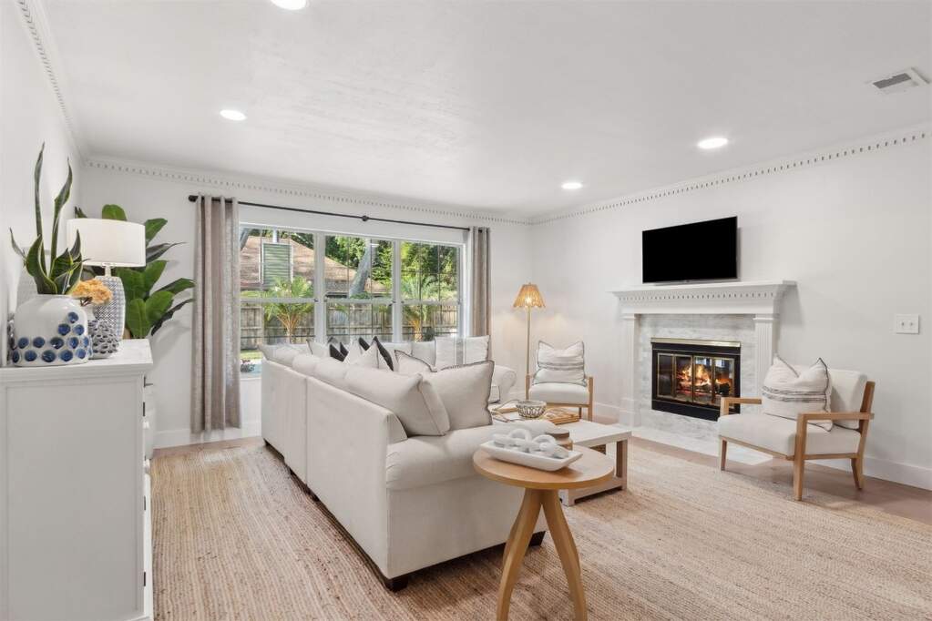 3 Bedroom Single Family Home/House's Image 3