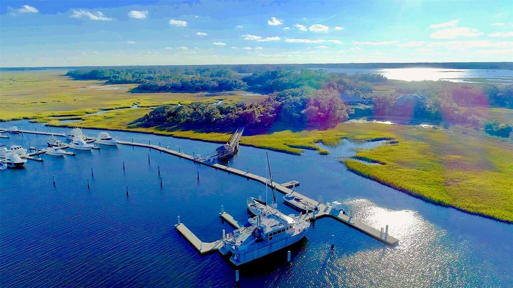 Yacht Club Marina