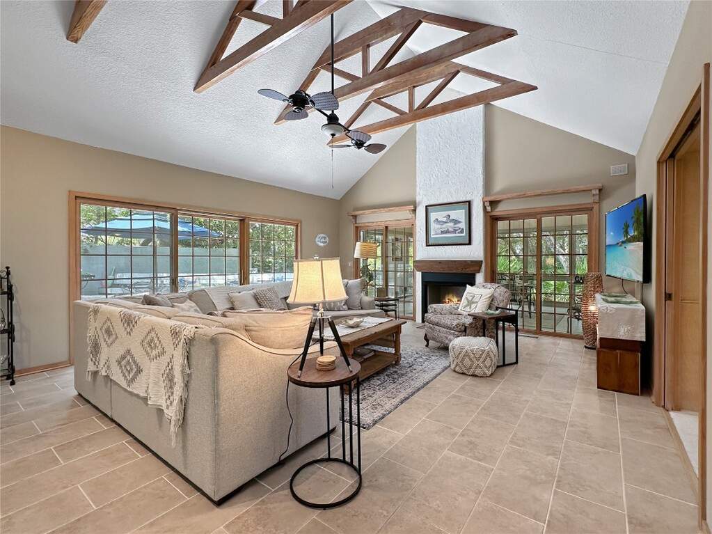 5 Bedroom Single Family Home/House's Image 11