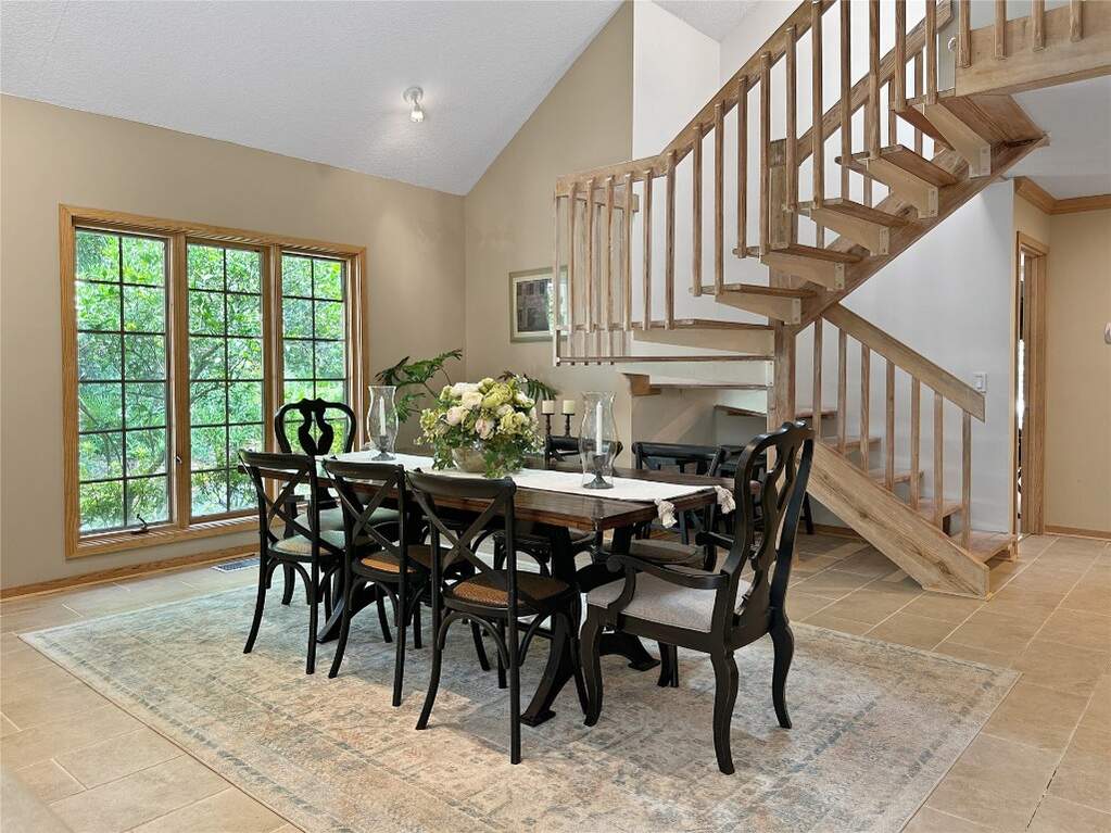 5 Bedroom Single Family Home/House's Image 14