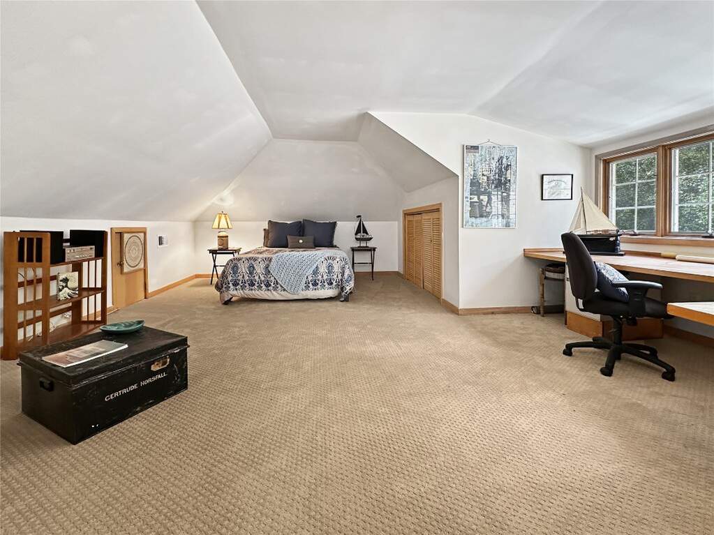 5 Bedroom Single Family Home/House's Image 38