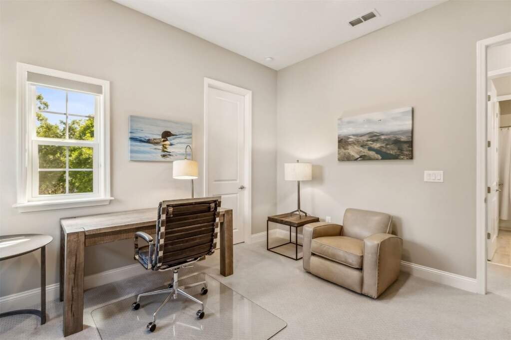 3 Bedroom Villa/Townhouse's Image 34