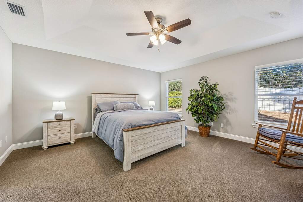 3 Bedroom Single Family Home/House's Image 8