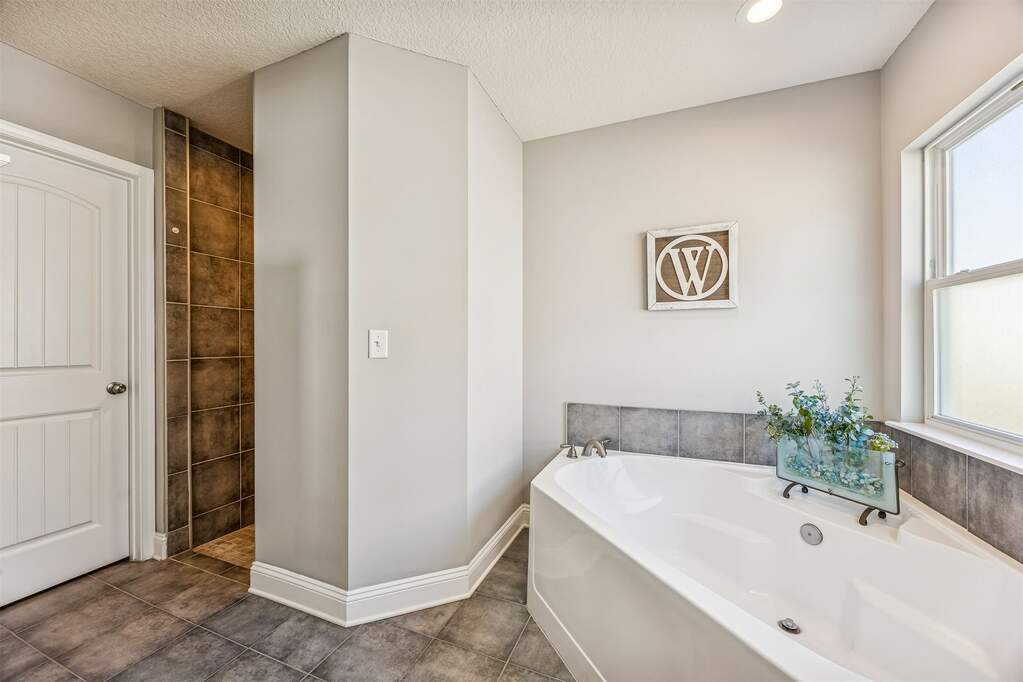 3 Bedroom Single Family Home/House's Image 11