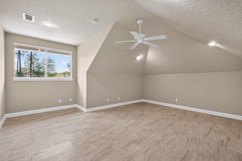4 Bedroom Single Family Home/House's Image 32