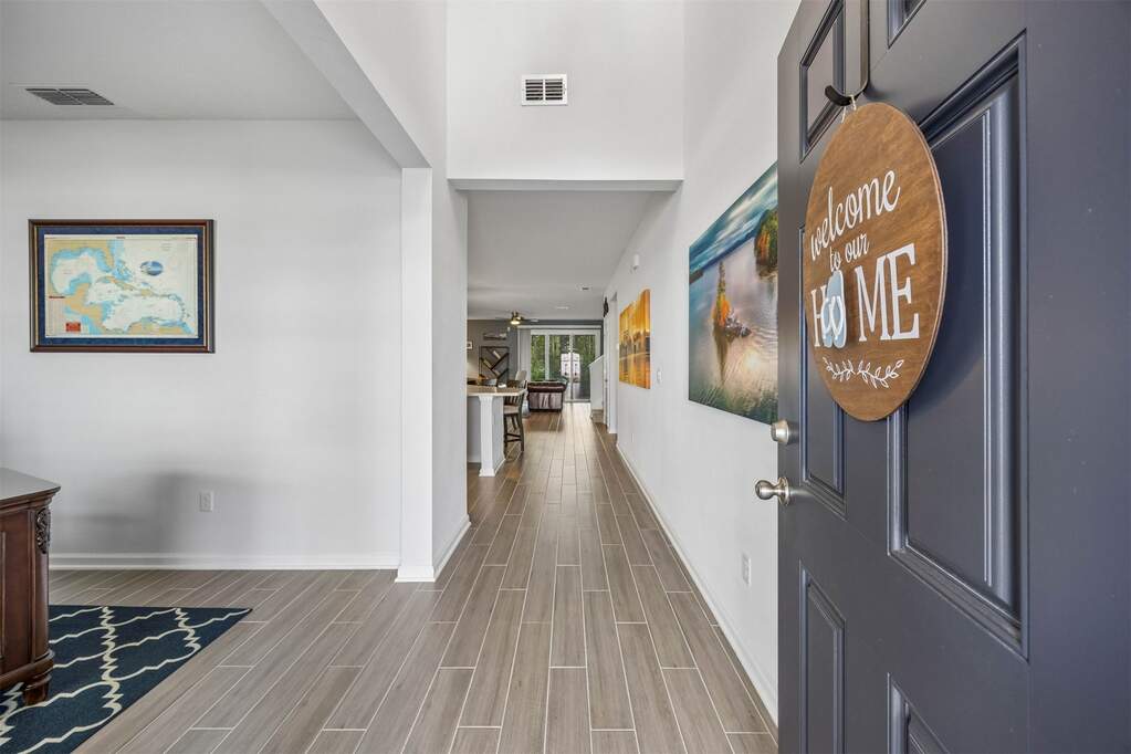 5 Bedroom Single Family Home/House's Image 9