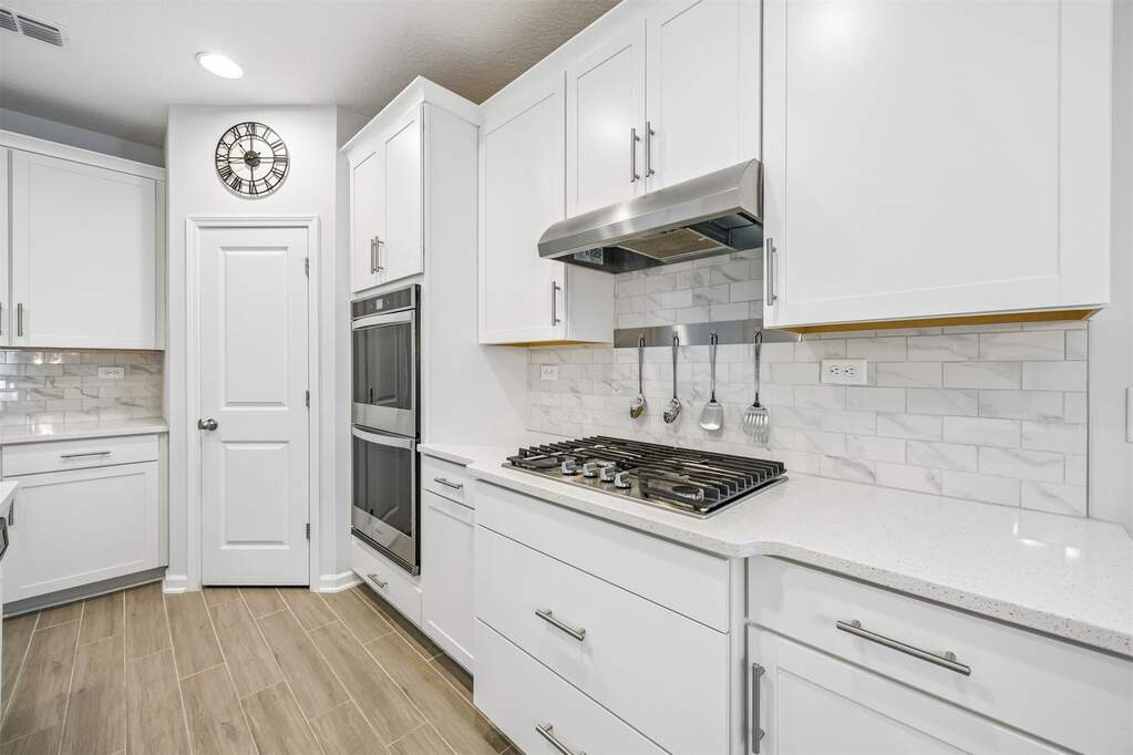 5 Bedroom Single Family Home/House's Image 15