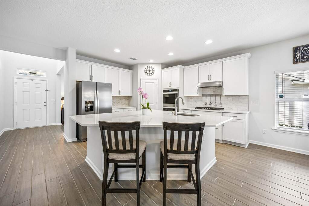 5 Bedroom Single Family Home/House's Image 17