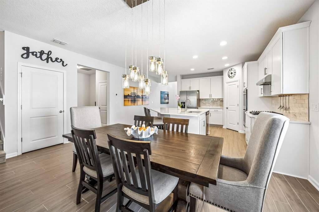 5 Bedroom Single Family Home/House's Image 18