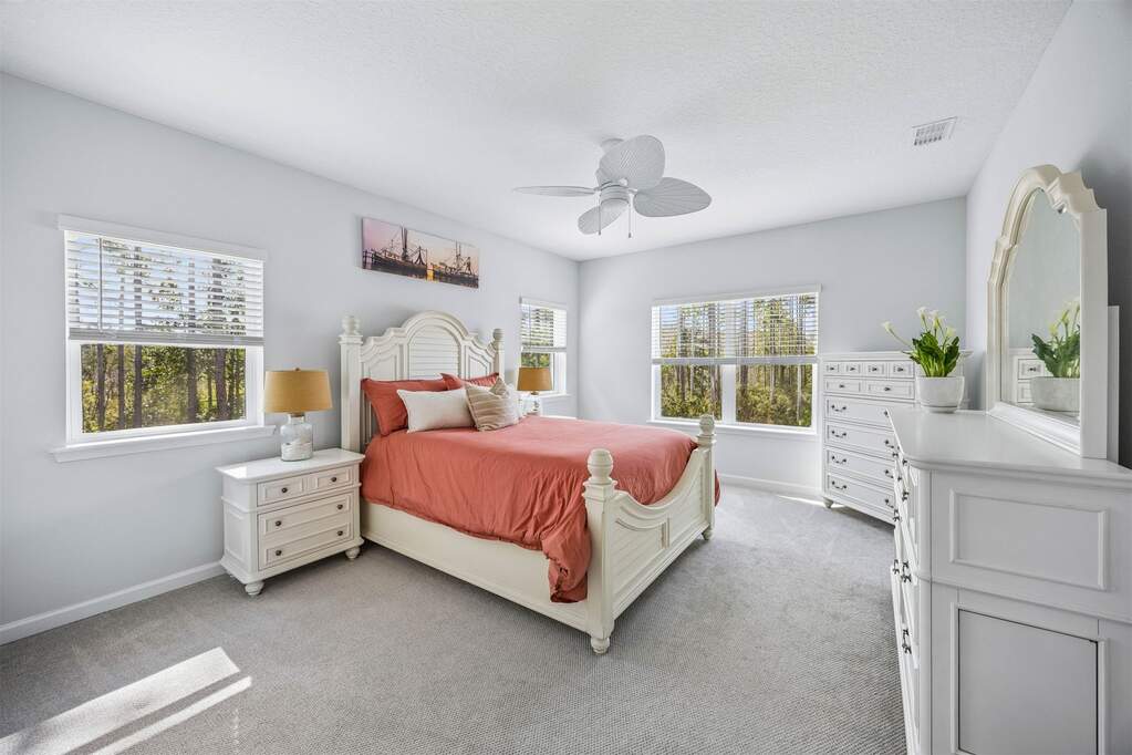 5 Bedroom Single Family Home/House's Image 3