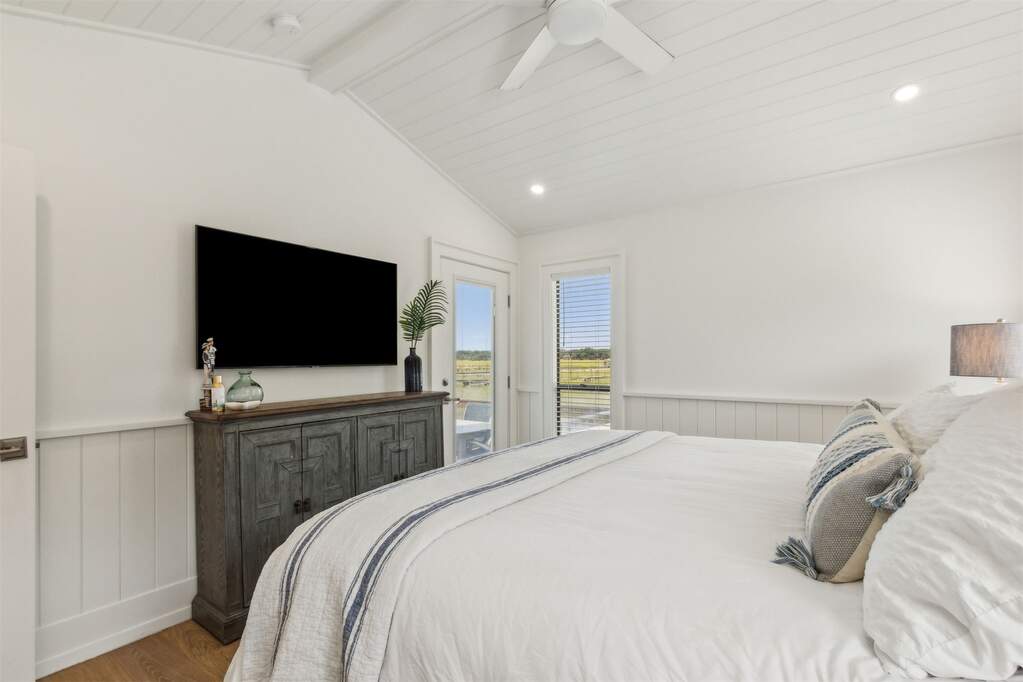2 Bedroom Single Family Home/House's Image 14