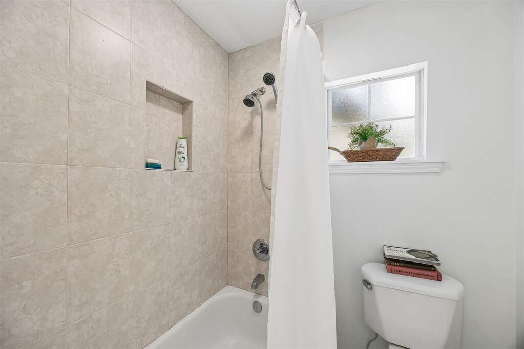 4 Bedroom Single Family Home/House's Image 41