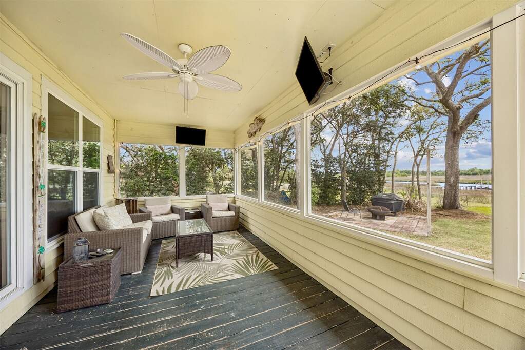 3 Bedroom Single Family Home/House's Image 42