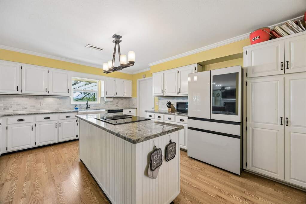 3 Bedroom Single Family Home/House's Image 4