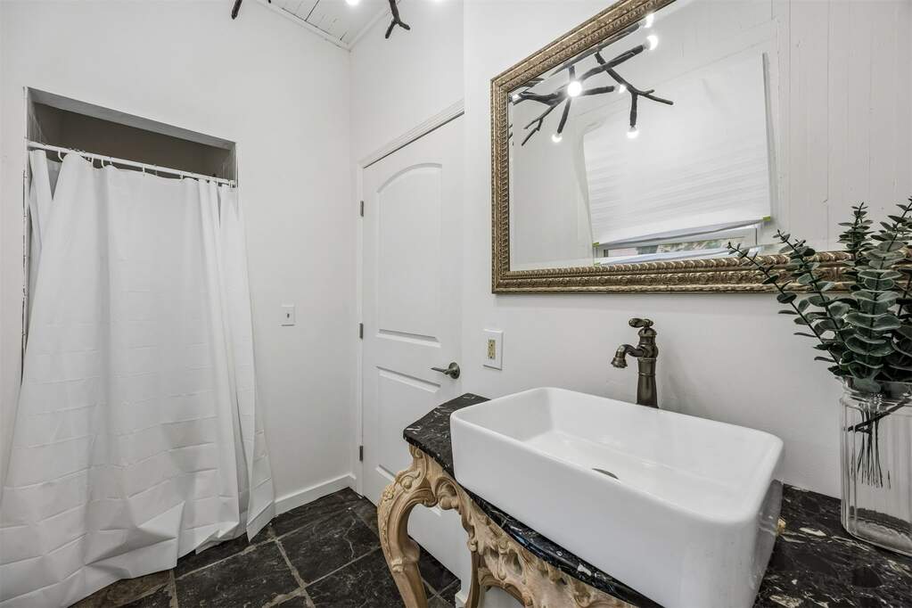 1 Bedroom Single Family Home/House's Image 18