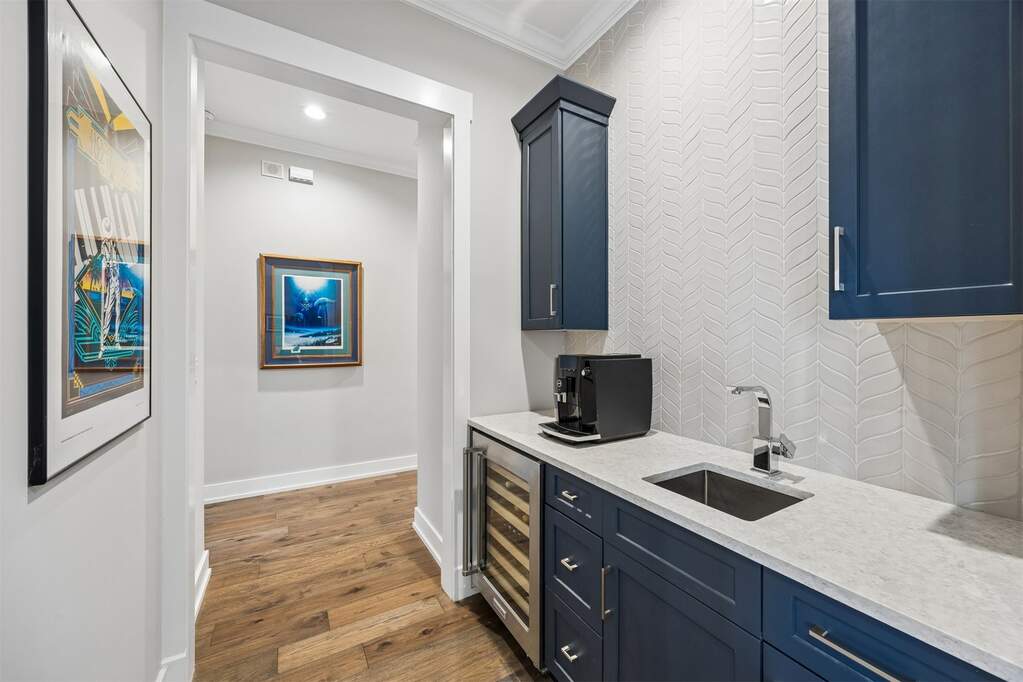 4 Bedroom Single Family Home/House's Image 27