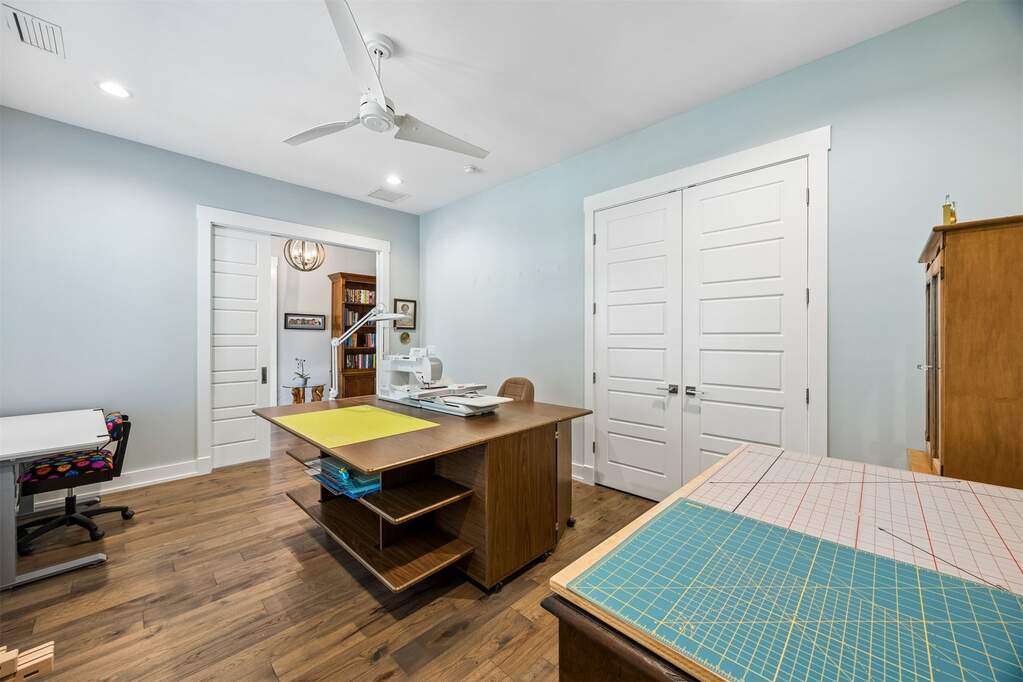 4 Bedroom Single Family Home/House's Image 33