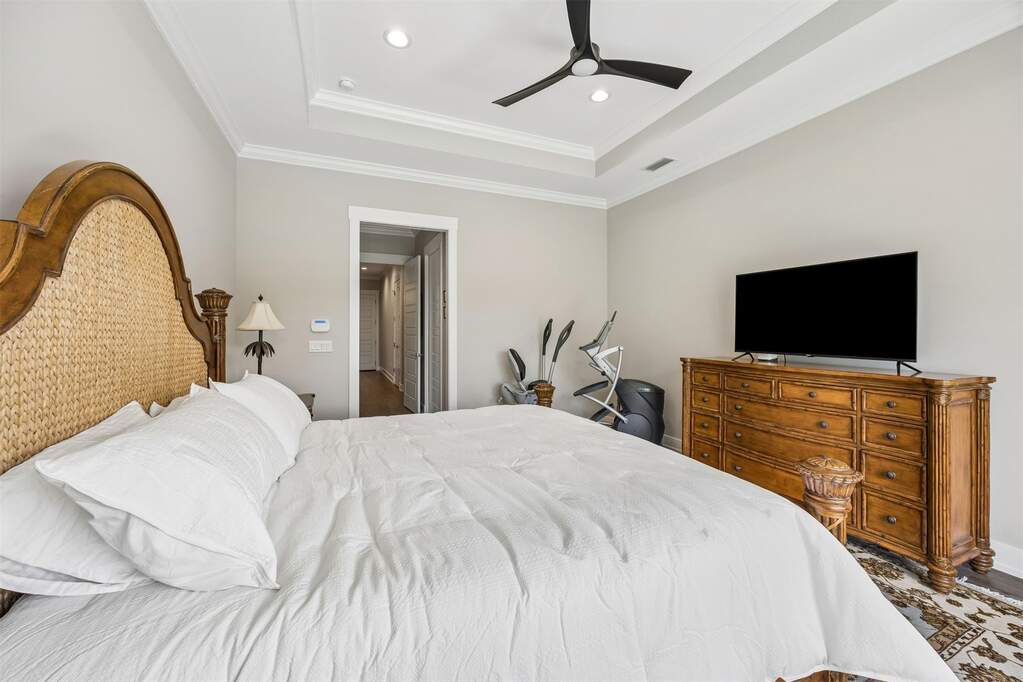 4 Bedroom Single Family Home/House's Image 38