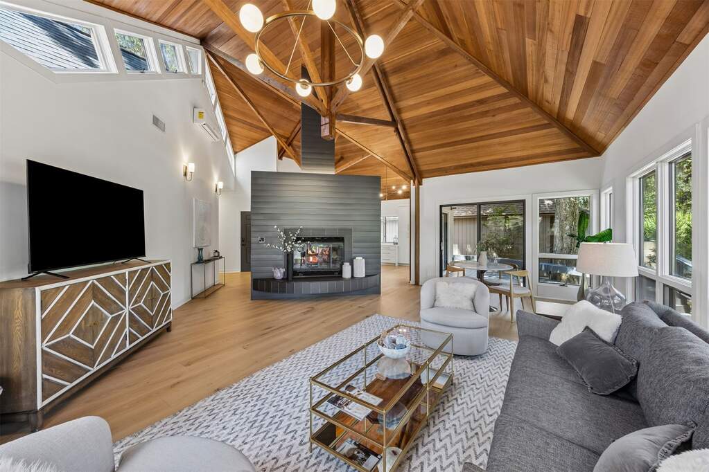 3 Bedroom Single Family Home/House's Image 10