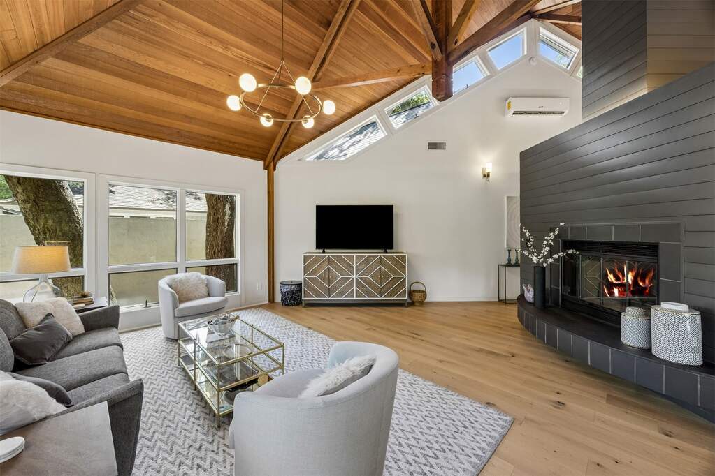 3 Bedroom Single Family Home/House's Image 13