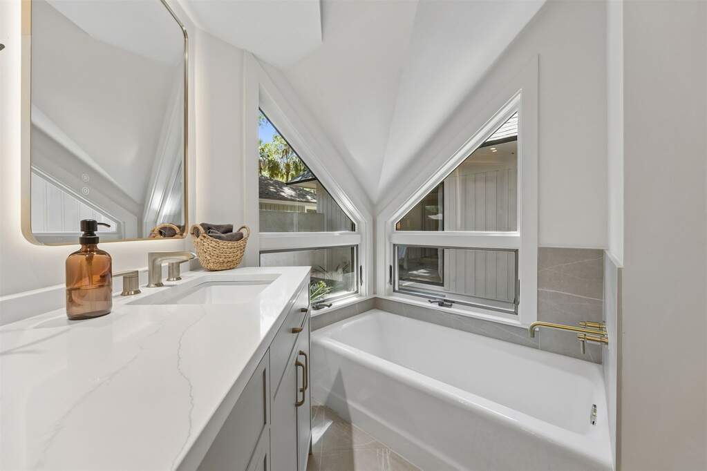 3 Bedroom Single Family Home/House's Image 37